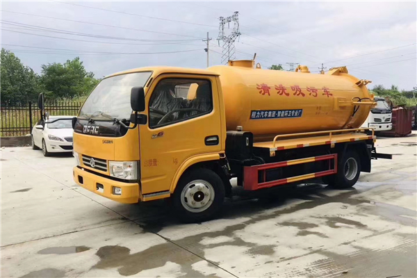 誰是專用車界的大小王，東風多利卡吸污灑水冷藏車等為生活而服務