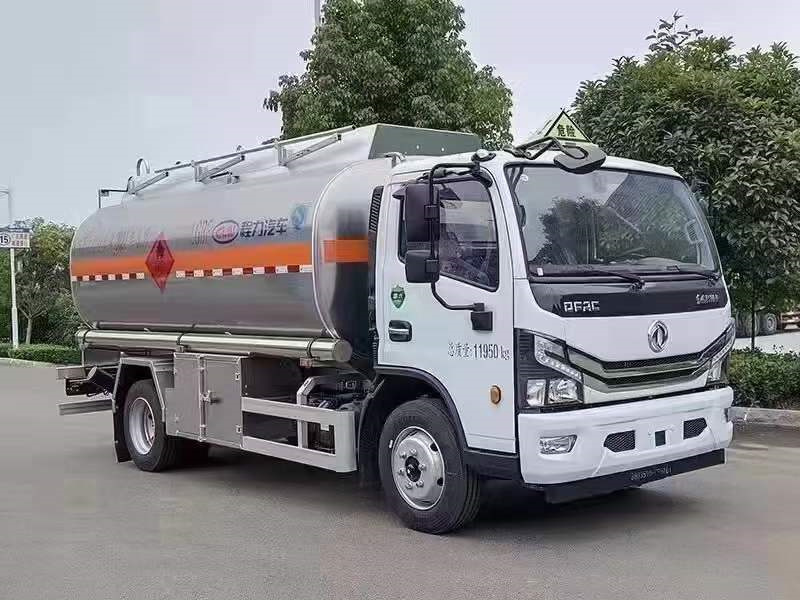 ?東風(fēng)多利卡7.5噸鋁合金油罐車(chē)